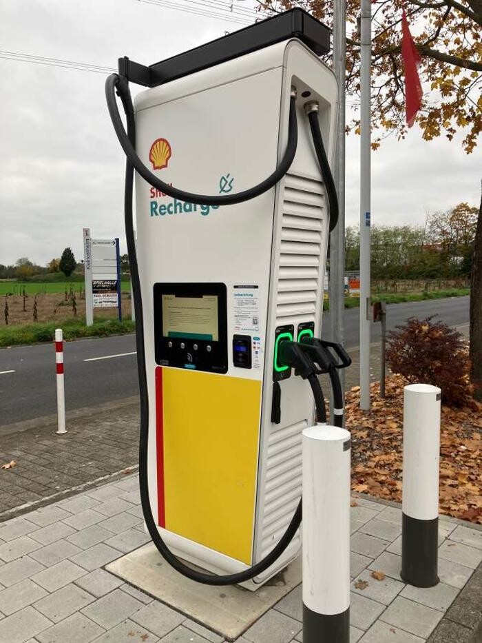 Bilder Shell Recharge Charging Station
