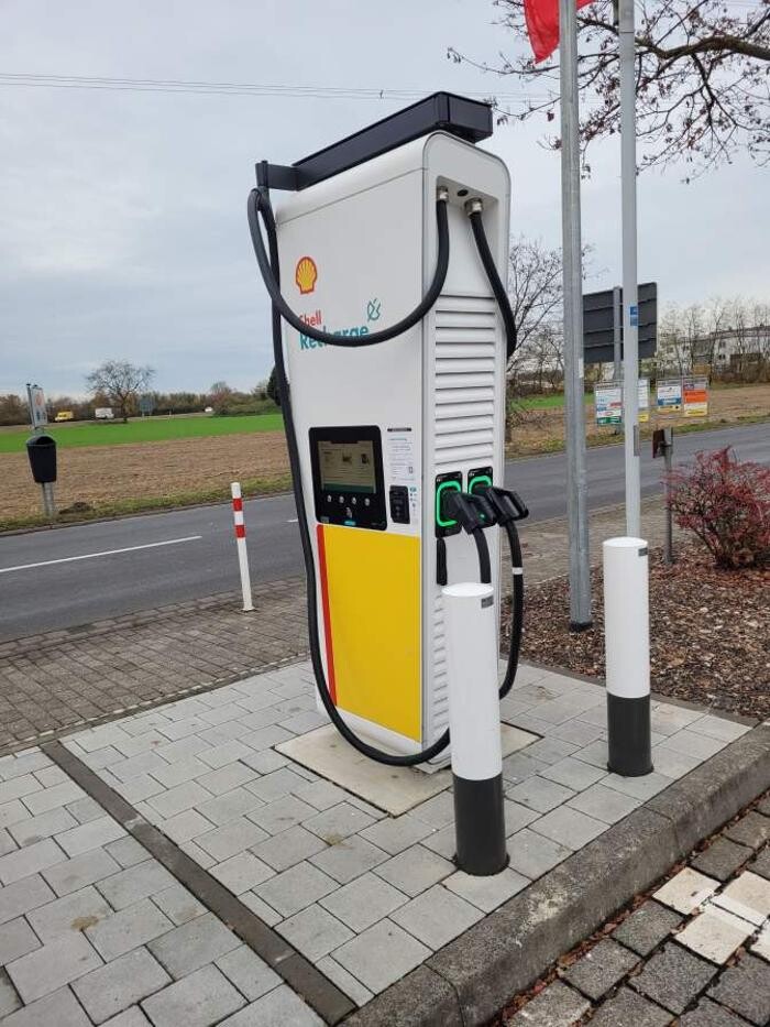 Bilder Shell Recharge Charging Station