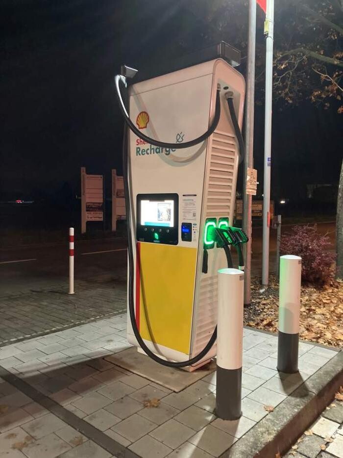 Bilder Shell Recharge Charging Station