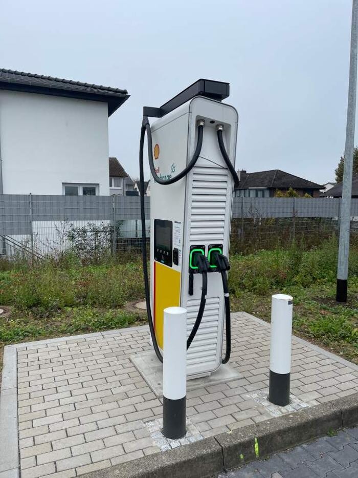 Bilder Shell Recharge Charging Station