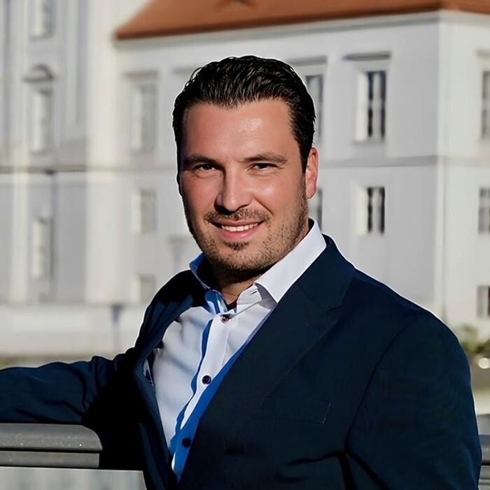 Bilder ERGO Versicherung Simon Reukauf