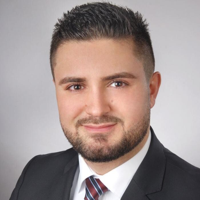 Bilder ERGO Versicherung Derya Elmas