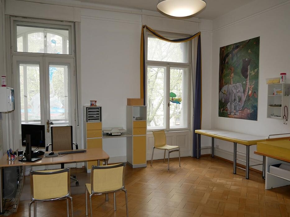 Bilder Kinderarztpraxis am Landeshaus | Dr. Wolf Amrein | Privatpraxis