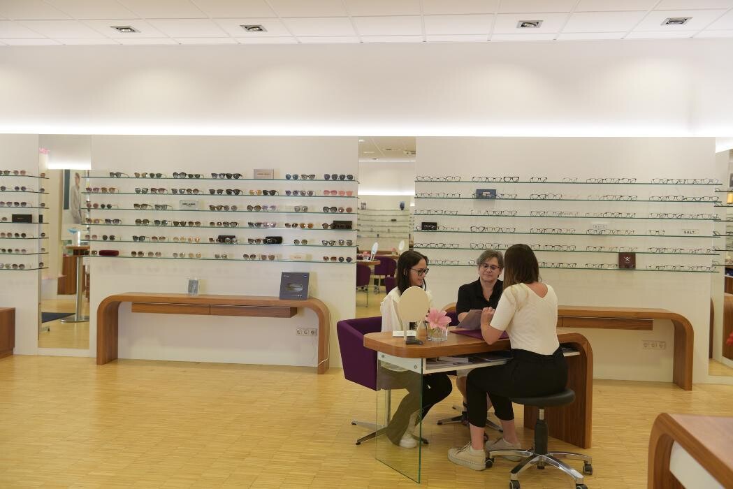 Bilder Optik Seidel in Ebersberg - Ihr Optiker für Brillen und Kontaktlinsen