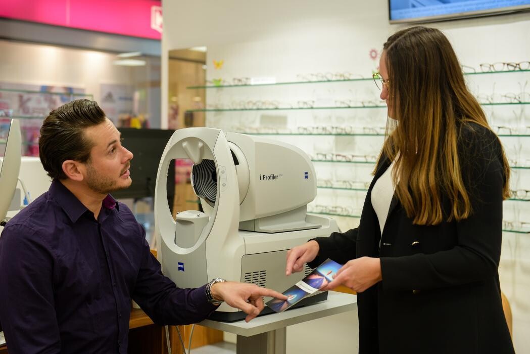 Bilder Optik Seidel in Ebersberg - Ihr Optiker für Brillen und Kontaktlinsen
