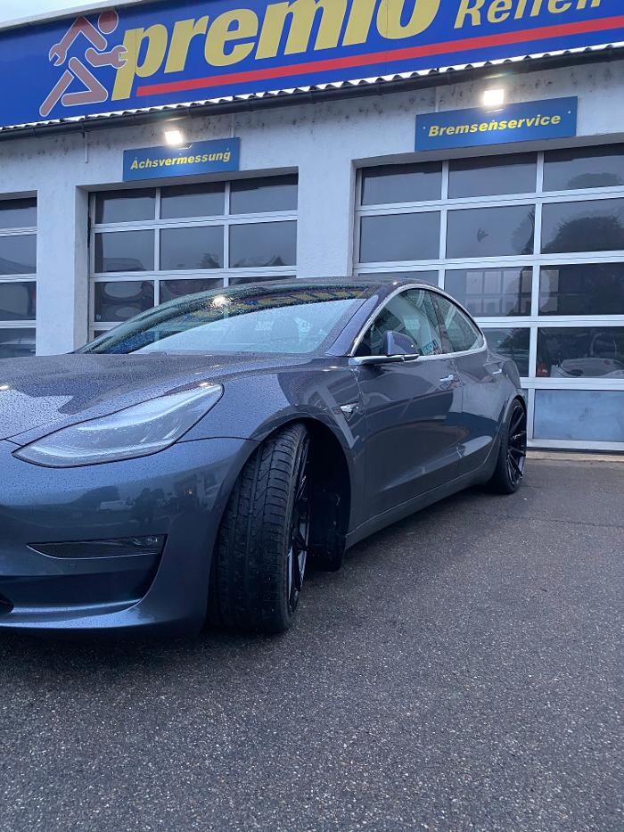 Bilder Steiner Reifen und KFZ-Technik GmbH & Co. KG