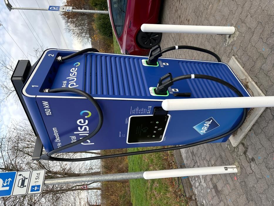 Bilder Aral pulse Ladestation