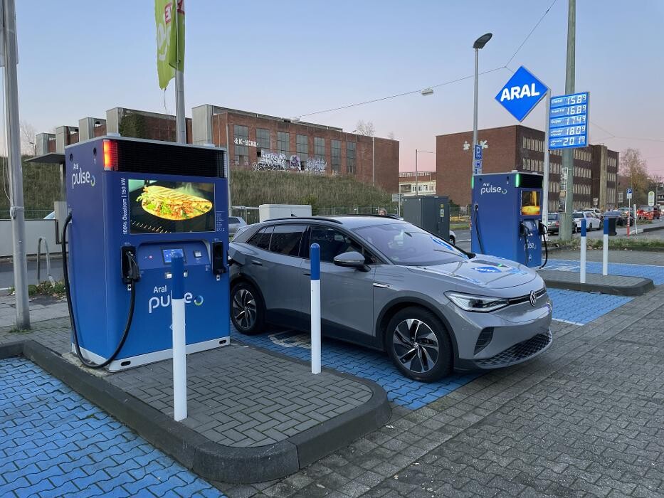 Bilder Aral pulse Ladestation