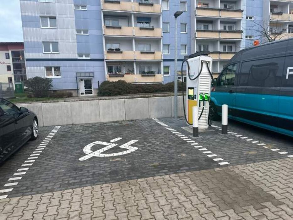 Bilder Shell Recharge Charging Station