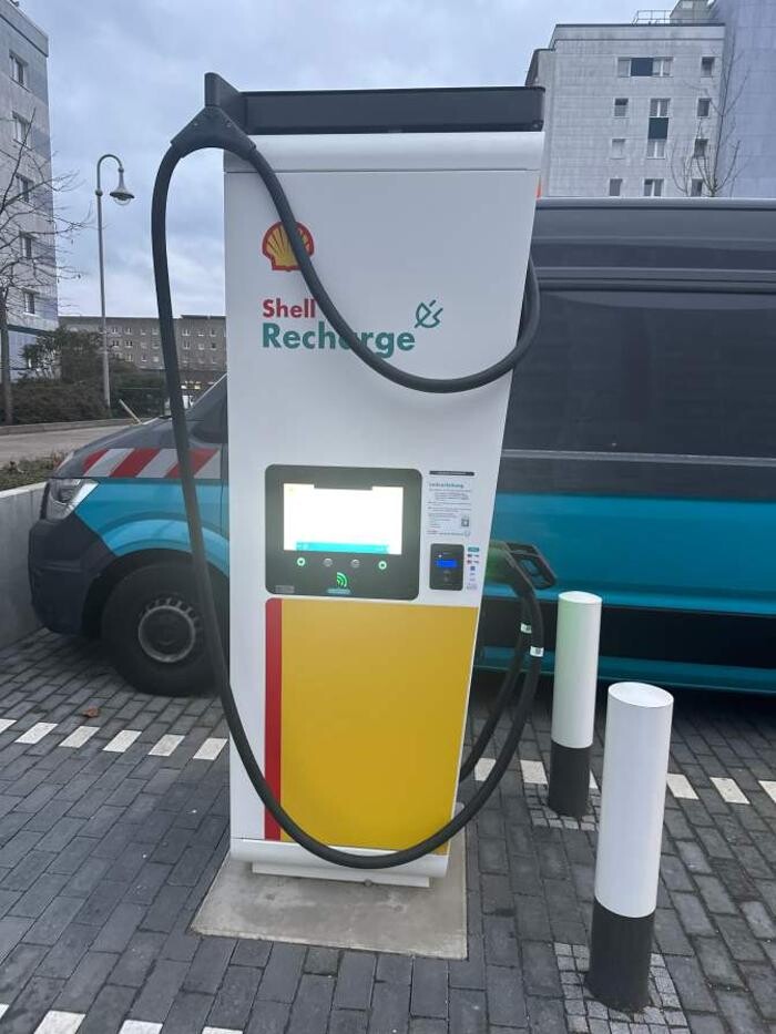 Bilder Shell Recharge Charging Station