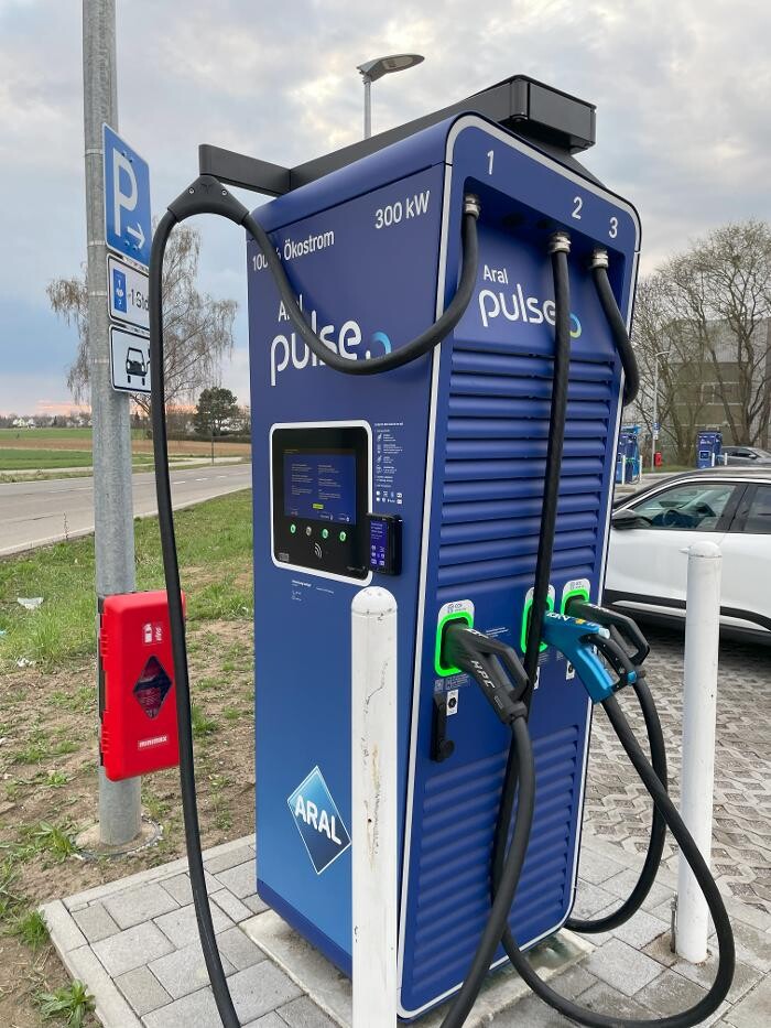 Bilder Aral pulse Ladestation