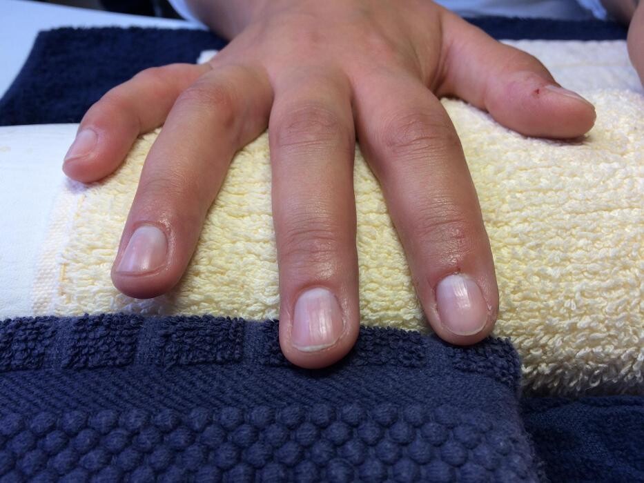 Bilder Nagelstudio Farbenfroh