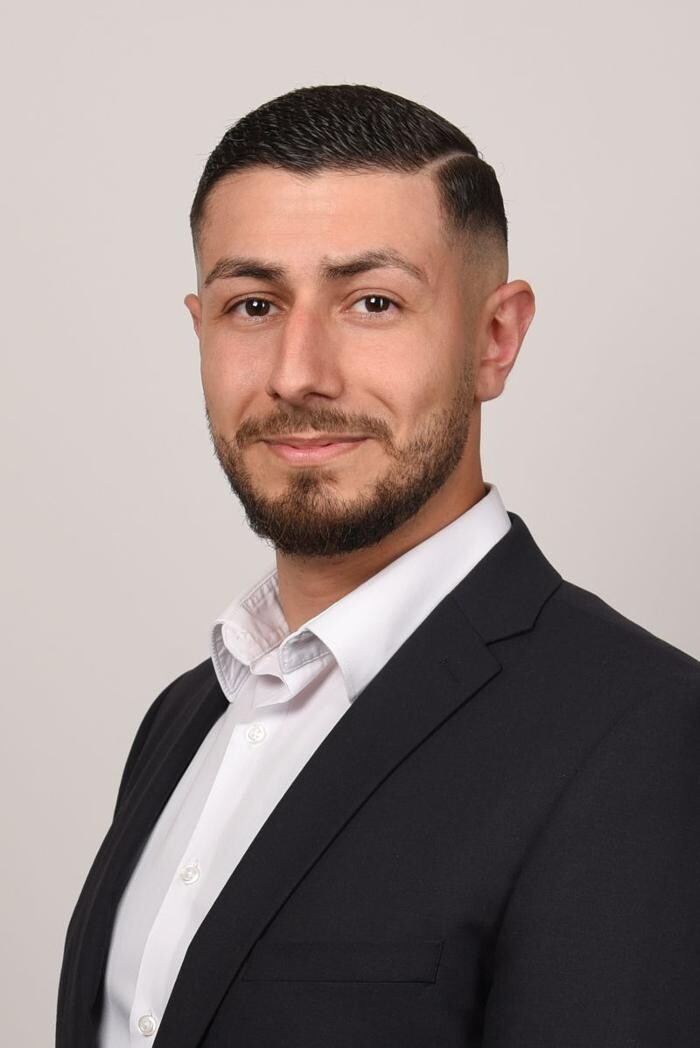 Bilder ERGO Versicherung Ömer Iqbal
