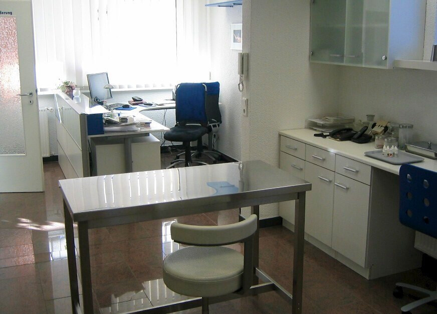 Bilder Tierarztpraxis Sperling, Klaus Sperling, Tierarzt