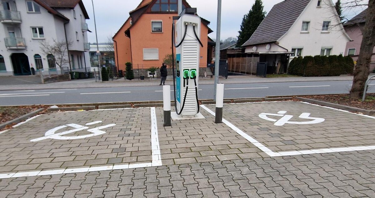 Bilder Shell Recharge Charging Station