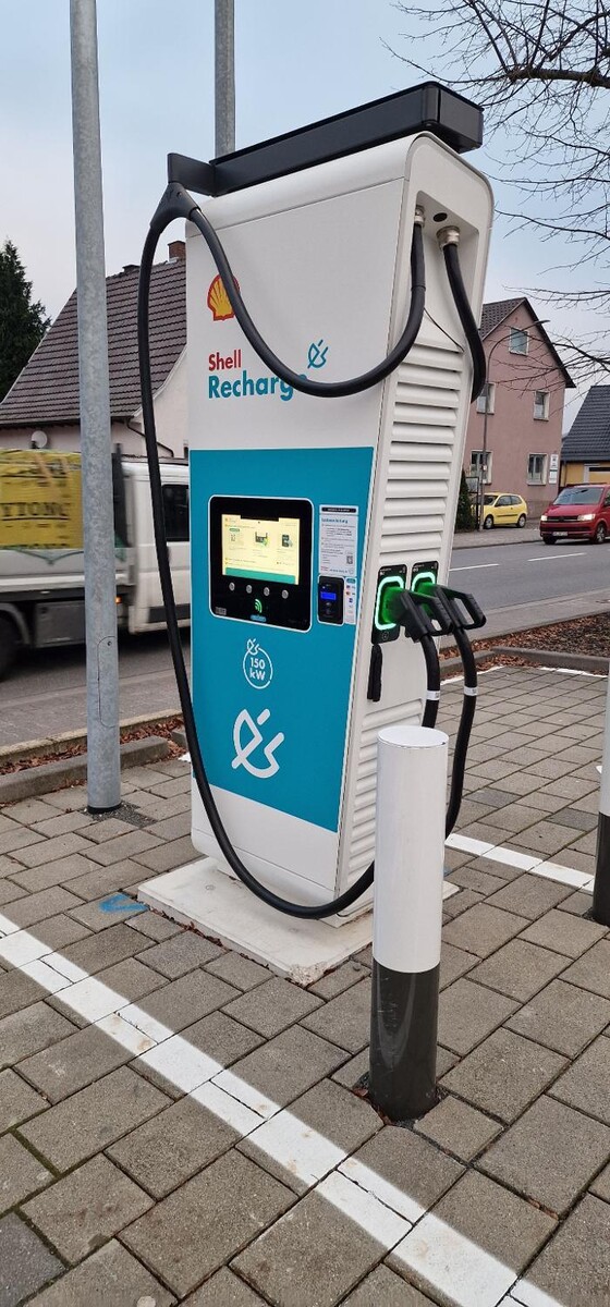 Bilder Shell Recharge Charging Station