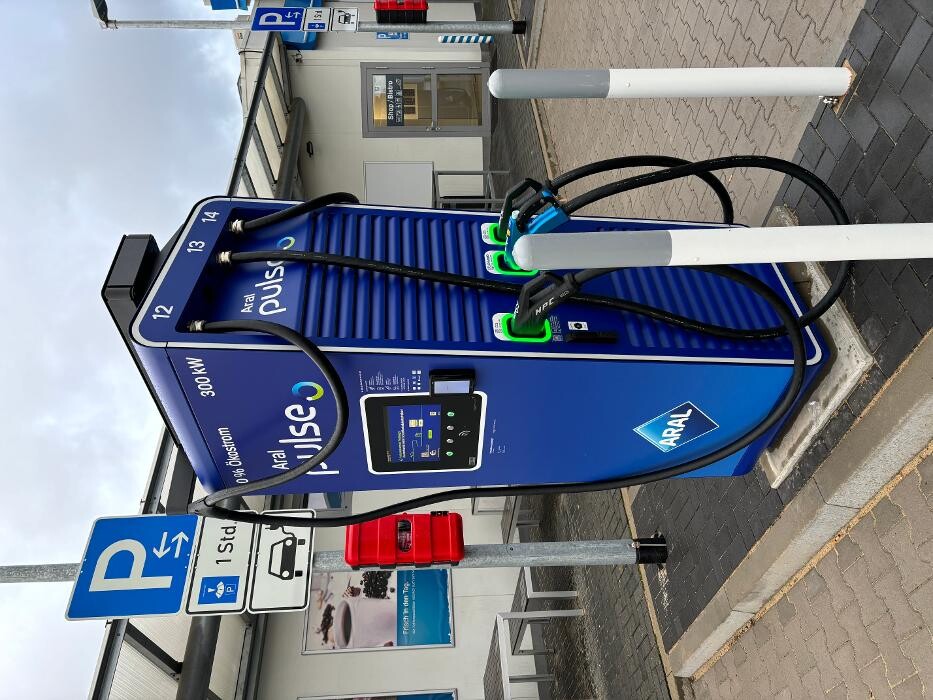 Bilder Aral pulse Ladestation