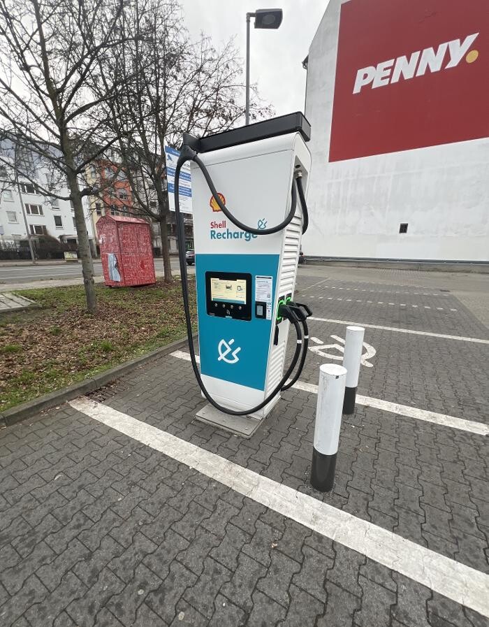 Bilder Shell Recharge Charging Station