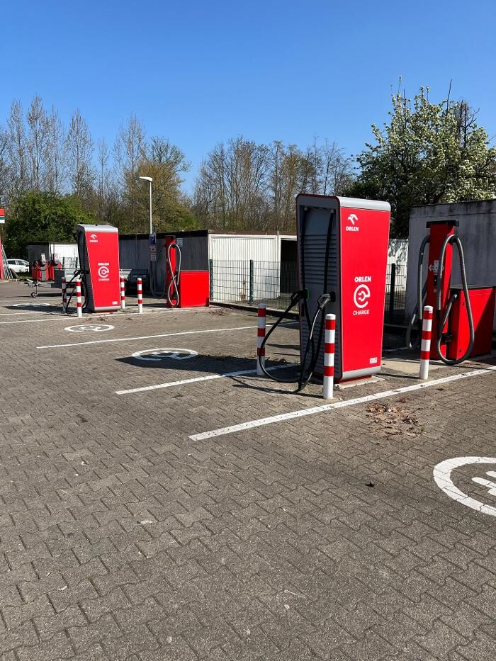 Bilder ORLEN CHARGE Ladestation