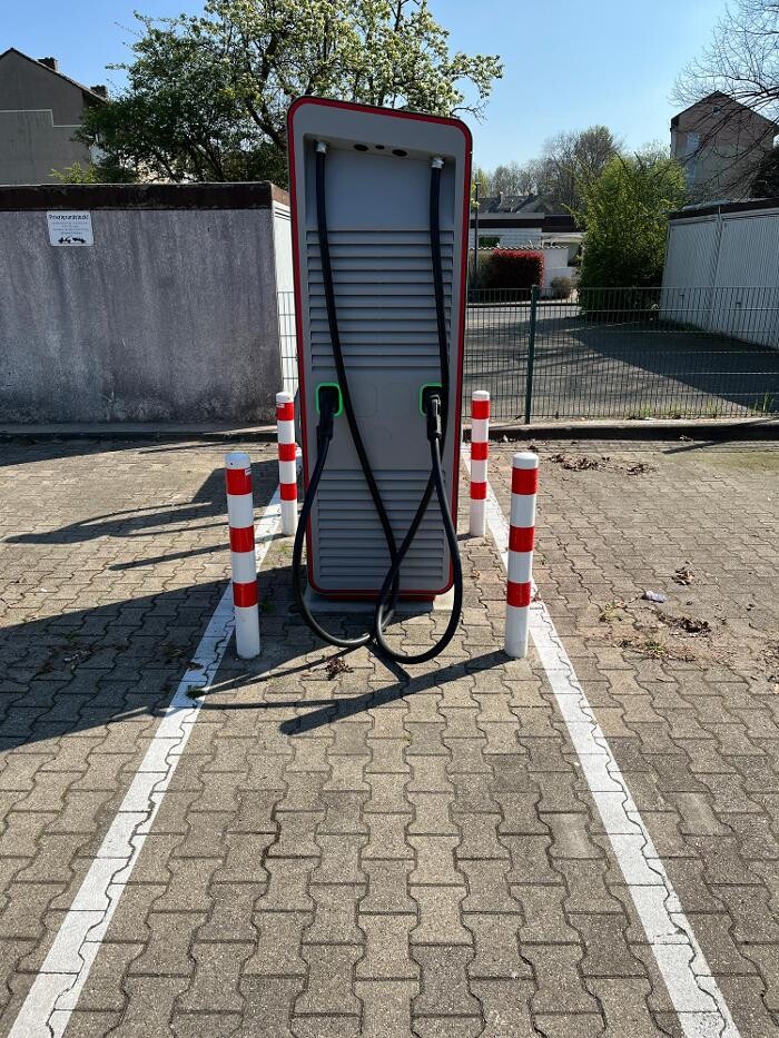 Bilder ORLEN CHARGE Ladestation
