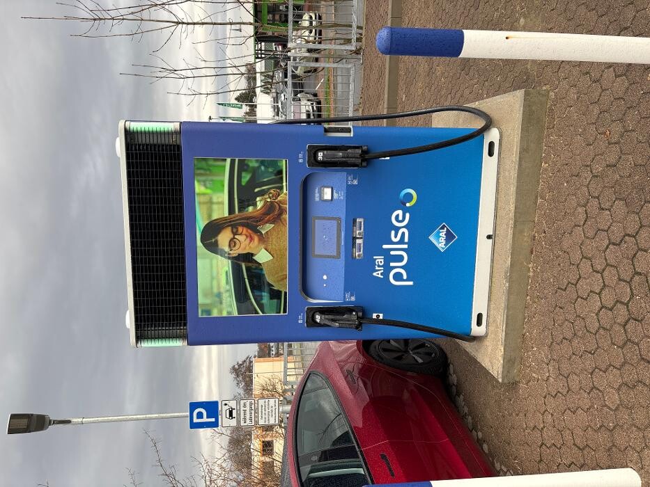 Bilder Aral pulse Ladestation