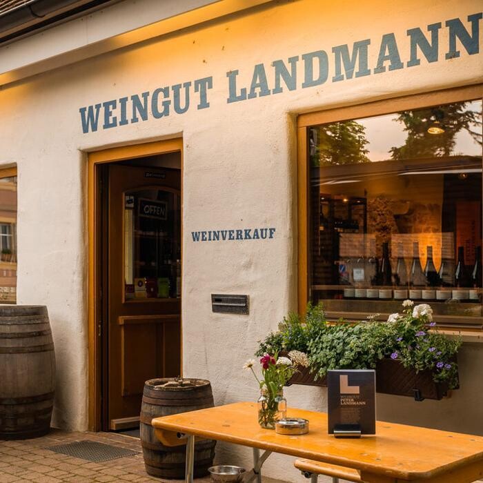 Bilder Weinbrunnen / Weingut Peter Landmann