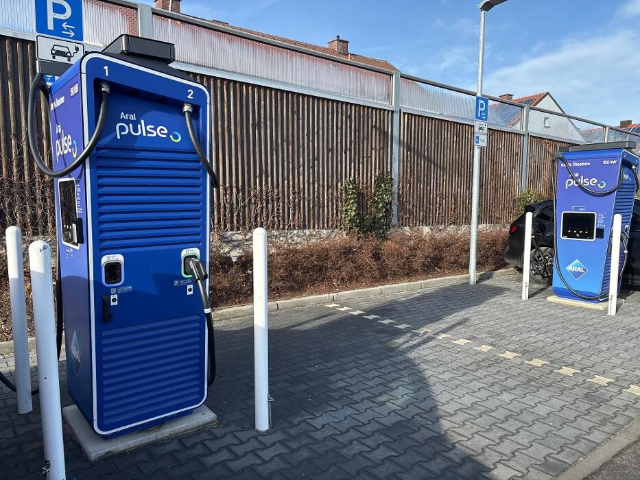 Bilder Aral pulse Ladestation