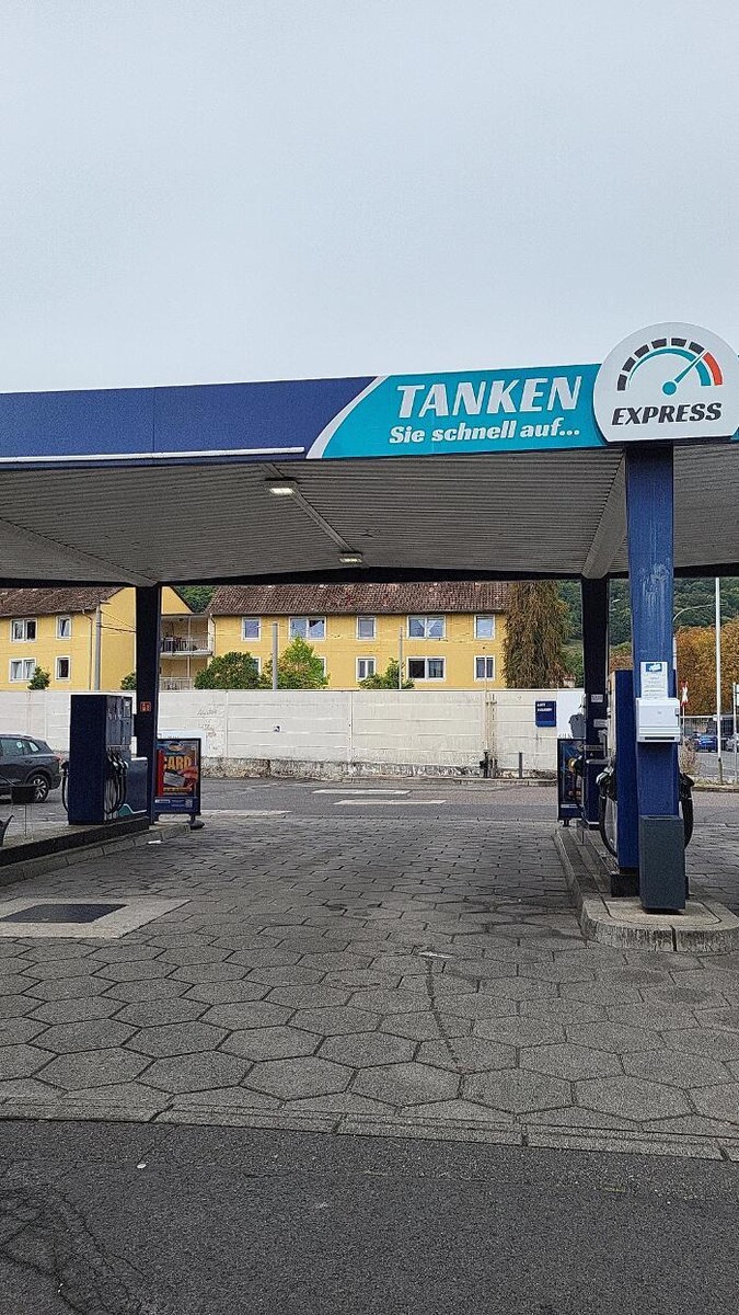 Bilder EXPRESS Tankstelle