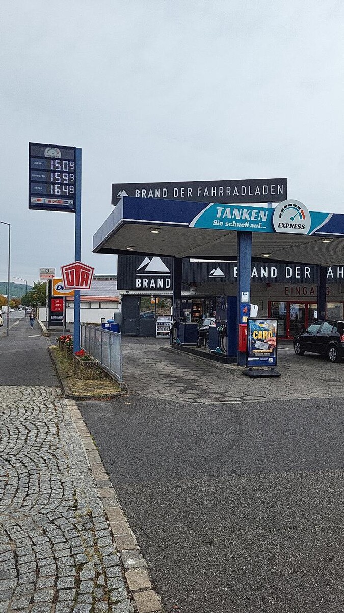 Bilder EXPRESS Tankstelle