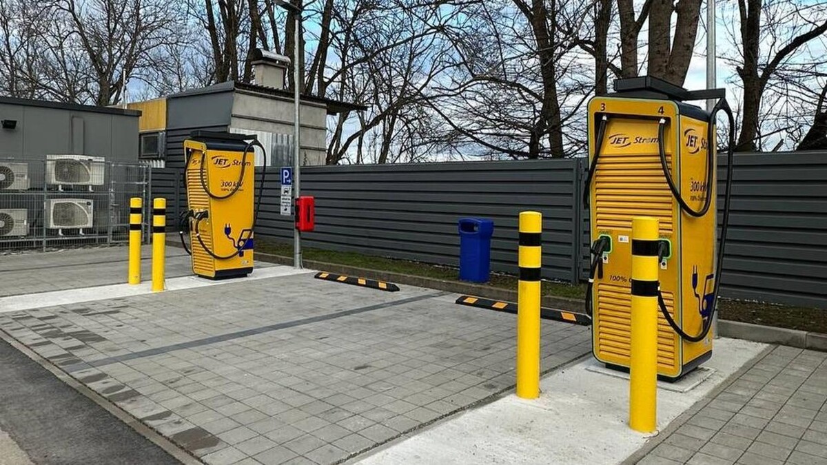Bilder JET Ladestation