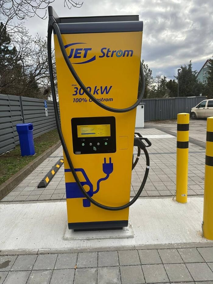 Bilder JET Ladestation