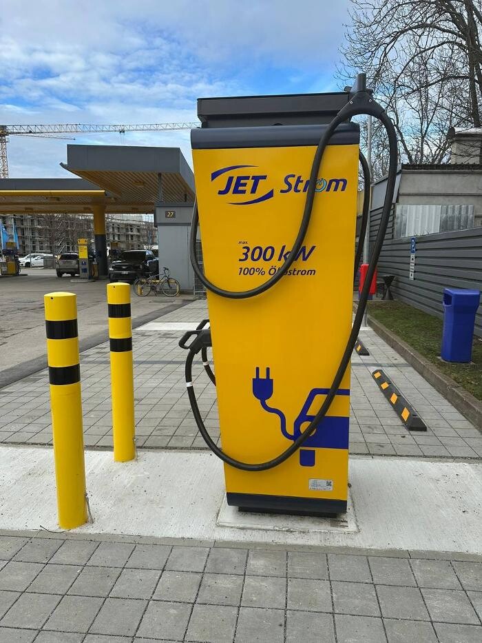 Bilder JET Ladestation