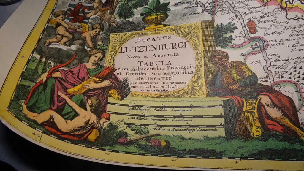 Bilder Hinter der Rosenhecke 64