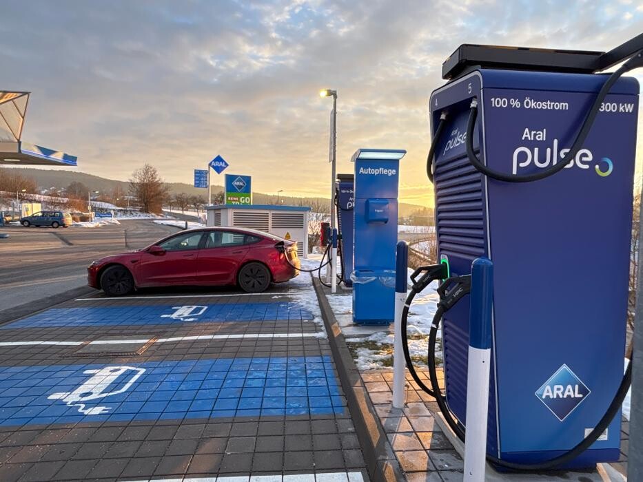 Bilder Aral pulse Ladestation