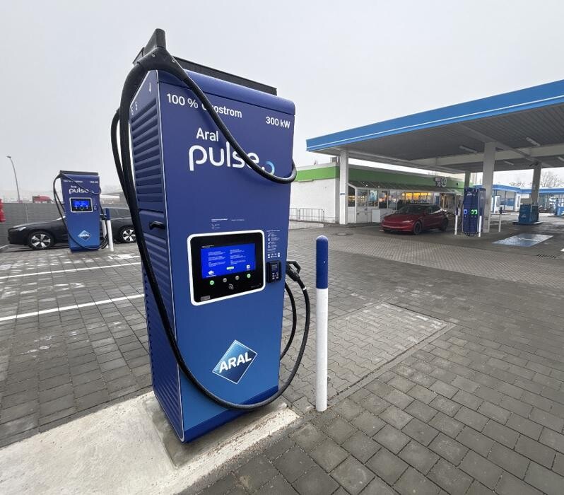 Bilder Aral pulse Ladestation