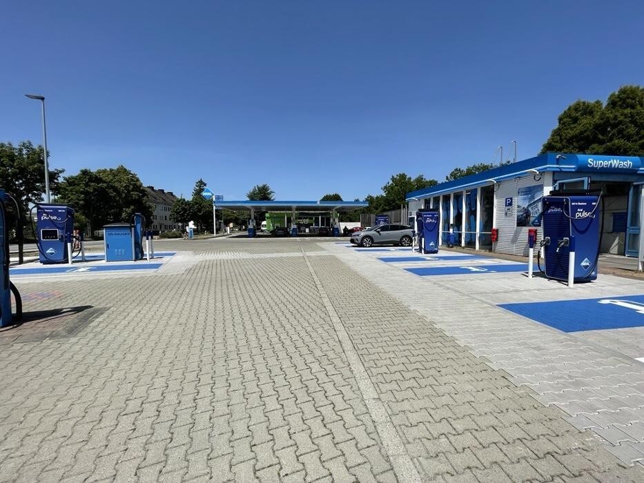 Bilder Aral pulse Ladestation