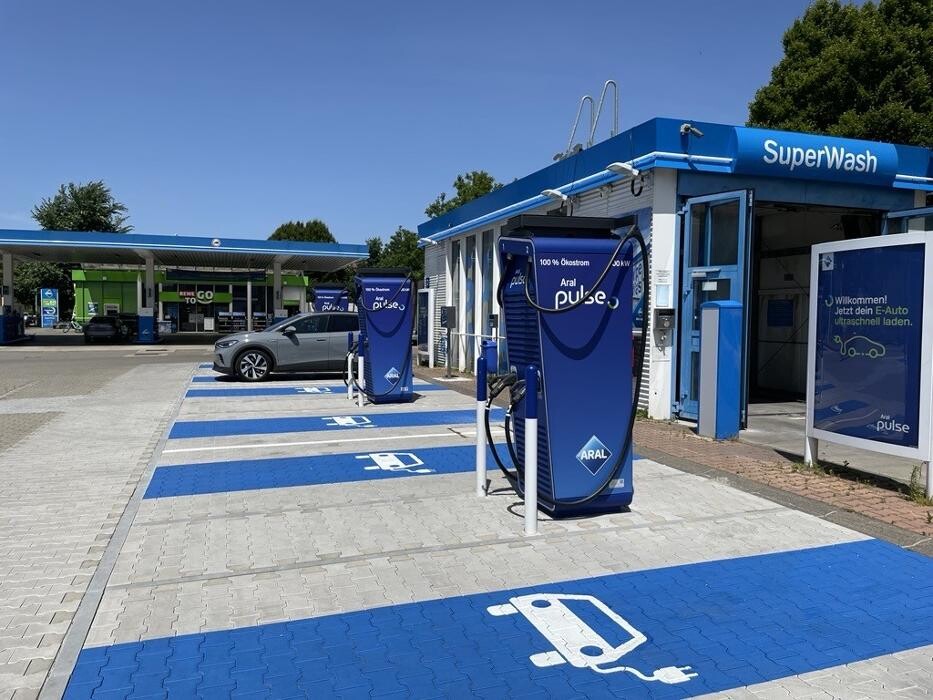 Bilder Aral pulse Ladestation