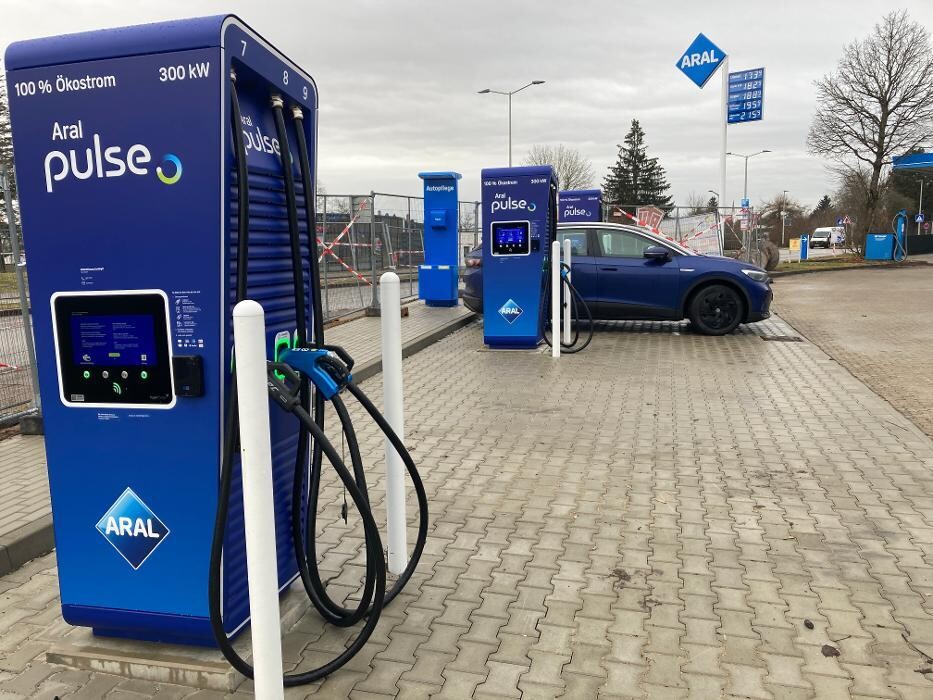 Bilder Aral pulse Ladestation
