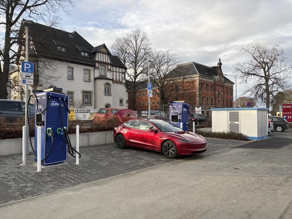 Bilder Aral pulse Ladestation