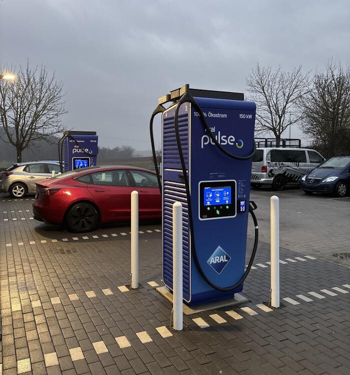 Bilder Aral pulse Ladestation