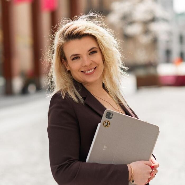 Bilder ERGO Versicherung Anastasia Dudarev
