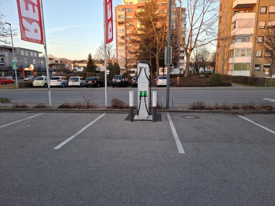 Bilder Shell Recharge Charging Station