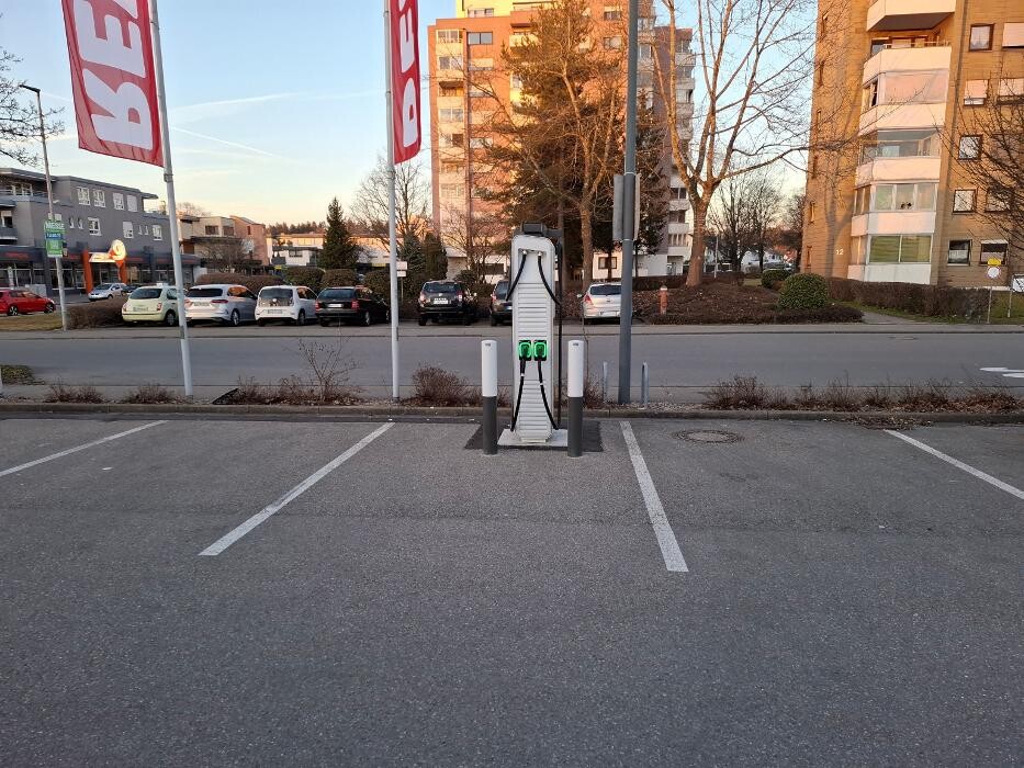 Bilder Shell Recharge Charging Station