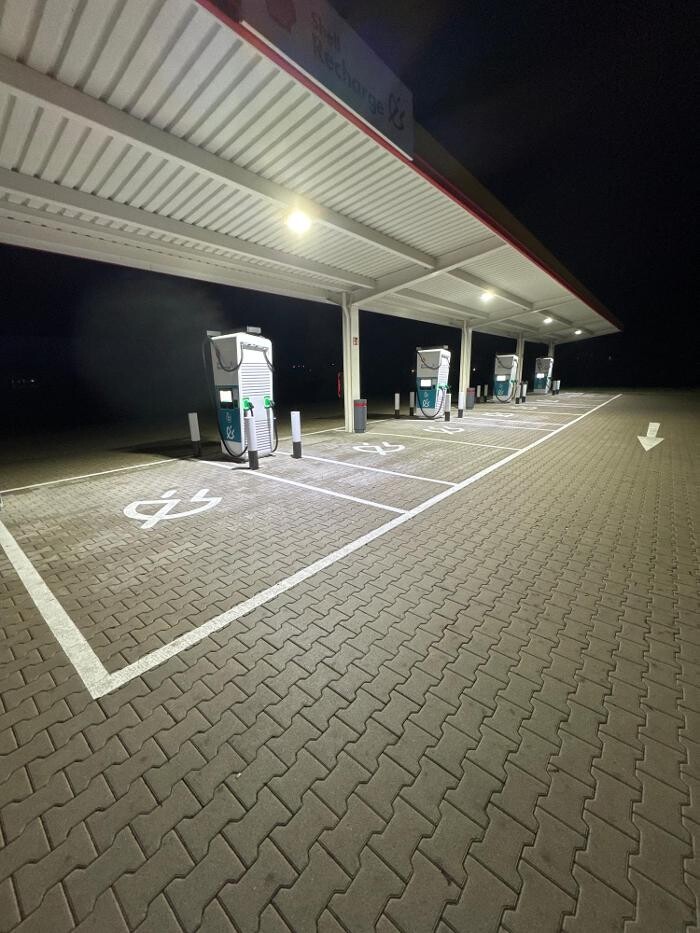 Bilder Shell Recharge Charging Station