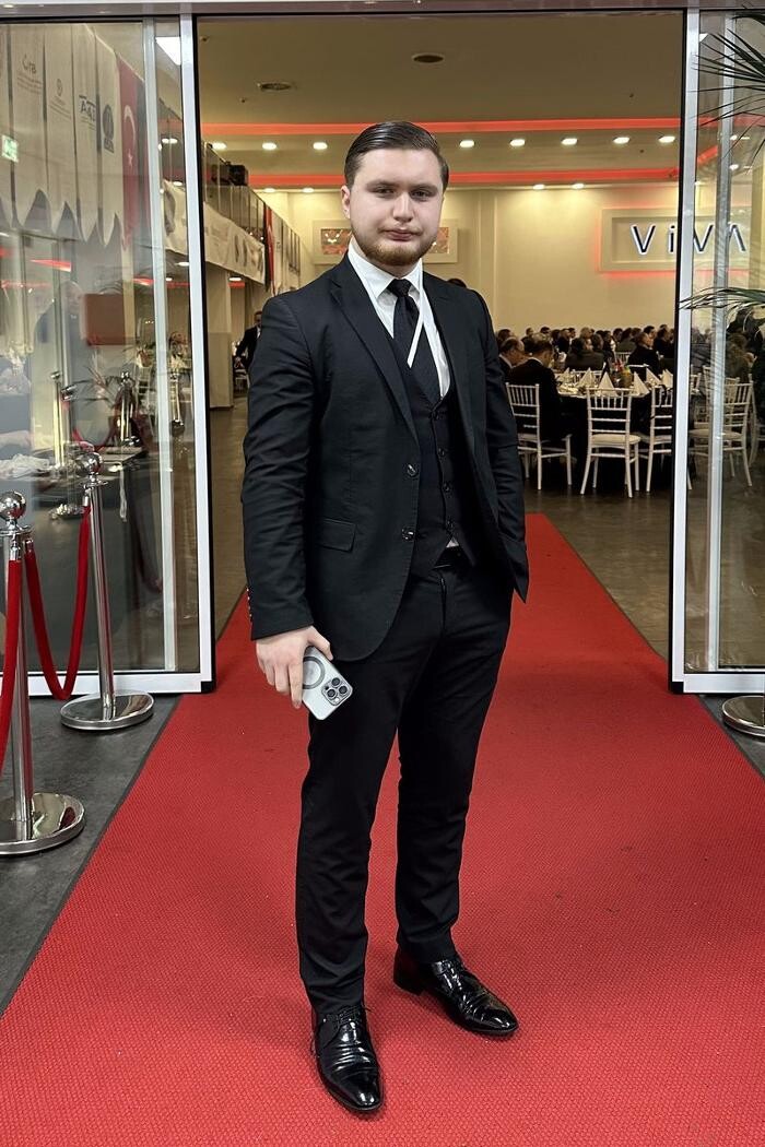 Bilder ERGO Versicherung Emirhan Talha Dönmez