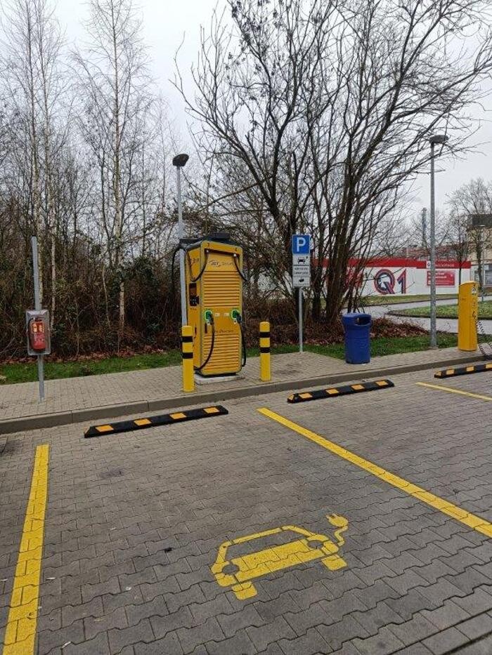 Bilder JET Ladestation
