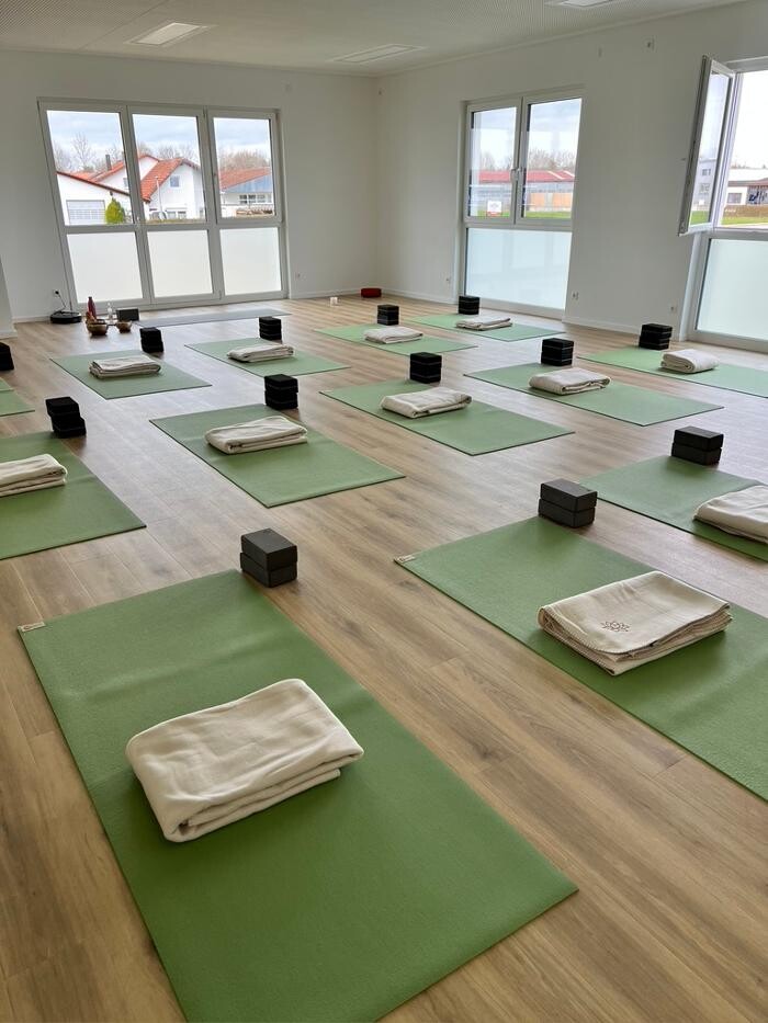 Bilder Herzraumyoga