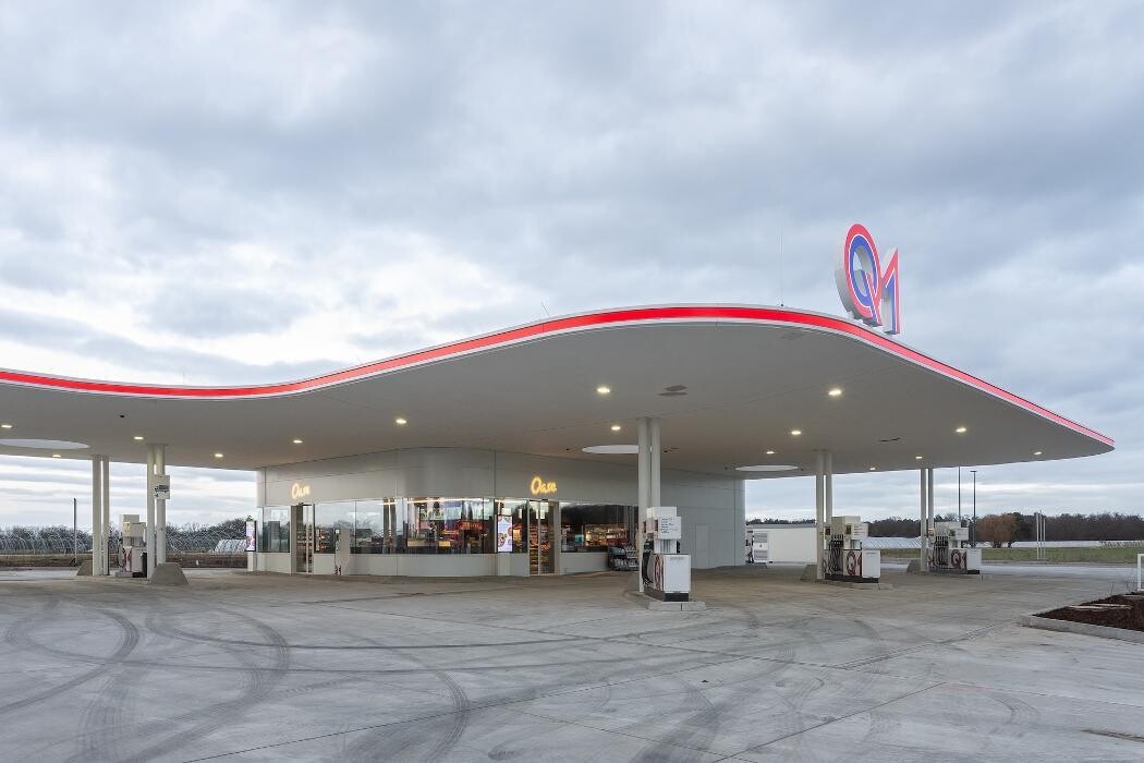 Bilder Q1 Tankstelle