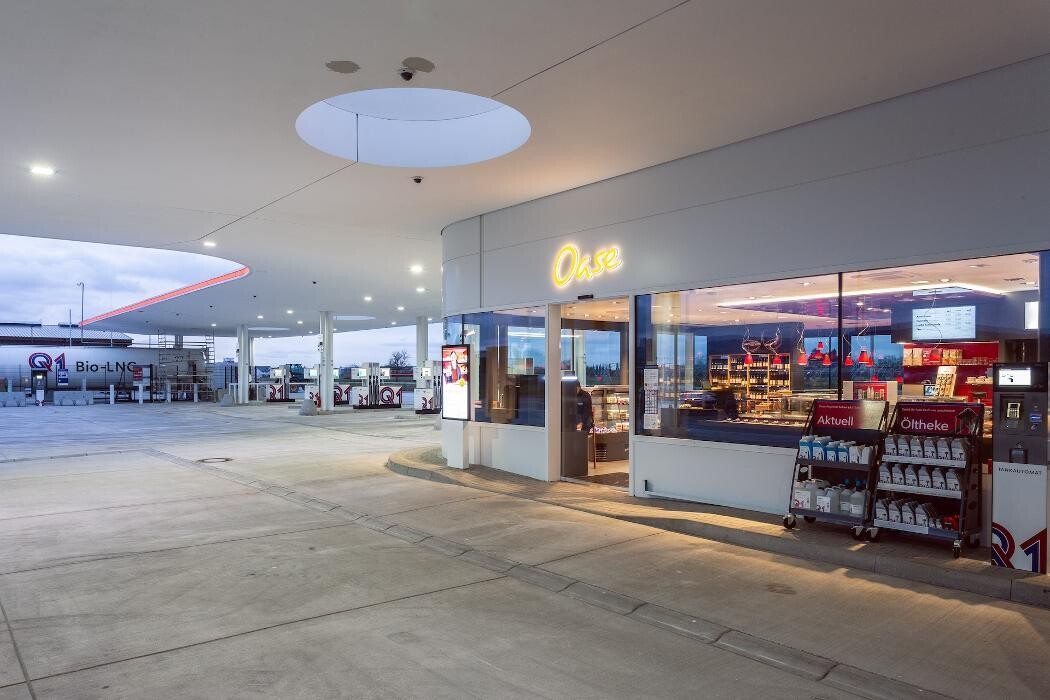 Bilder Q1 Tankstelle