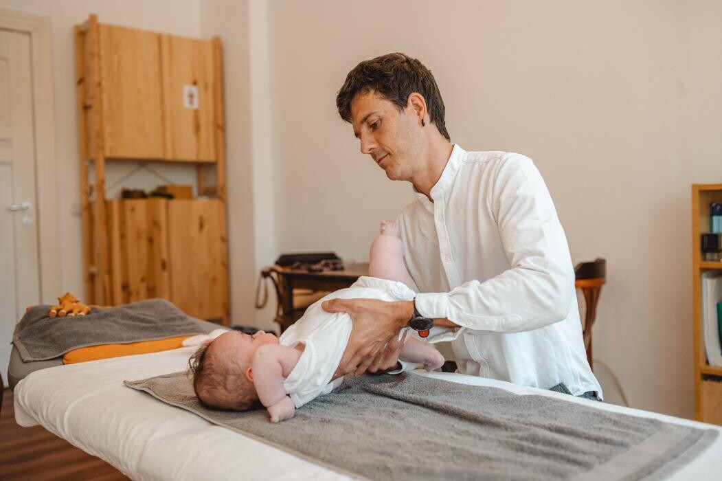 Bilder Osteopathie für Neugeborene, Kinder und Erwachsene - Christian Wengler